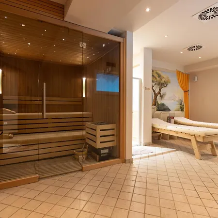 Hotel Flora Ливиньо
