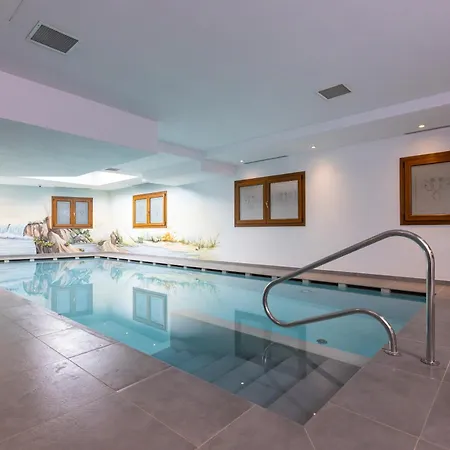 Hotel Flora Отель 4*