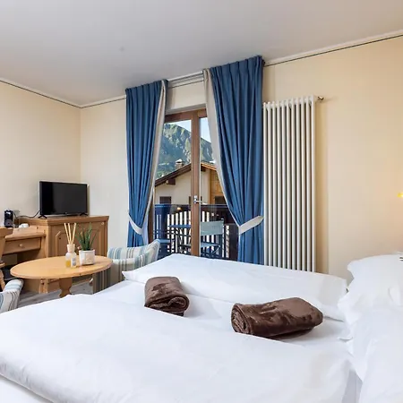 Отель Hotel Flora 4*
