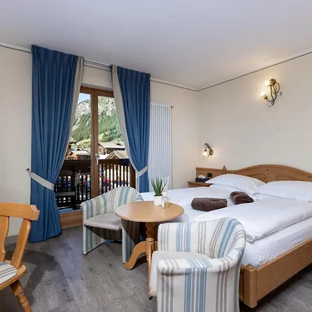 Отель Hotel Flora 4*