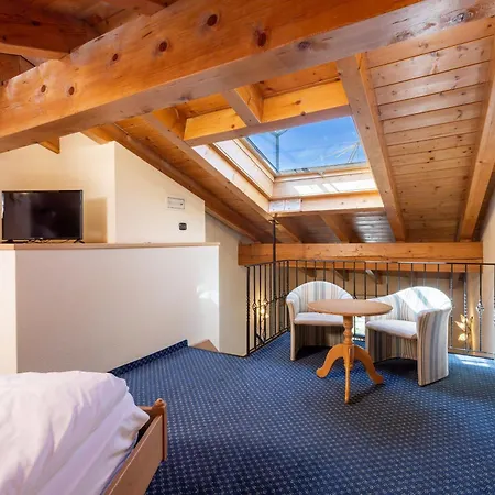 Hotel Flora 4* Ливиньо